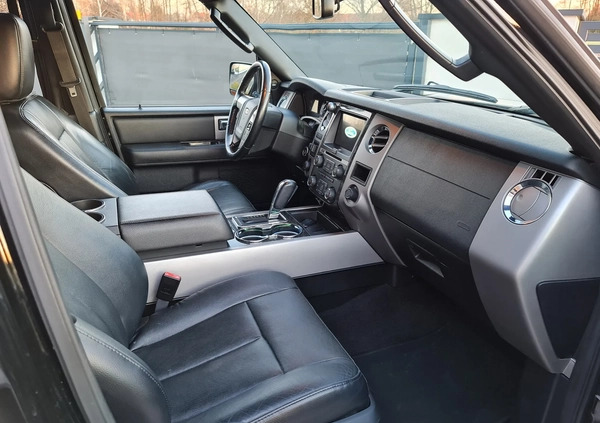 Ford Expedition cena 128900 przebieg: 186000, rok produkcji 2017 z Warszawa małe 667
